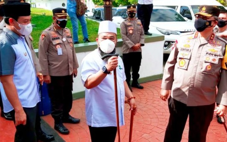 Walikota dan Kapolda Saling Bertukar Tongkat