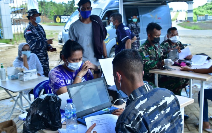 TNI AL gelar vaksinasi di Katapop