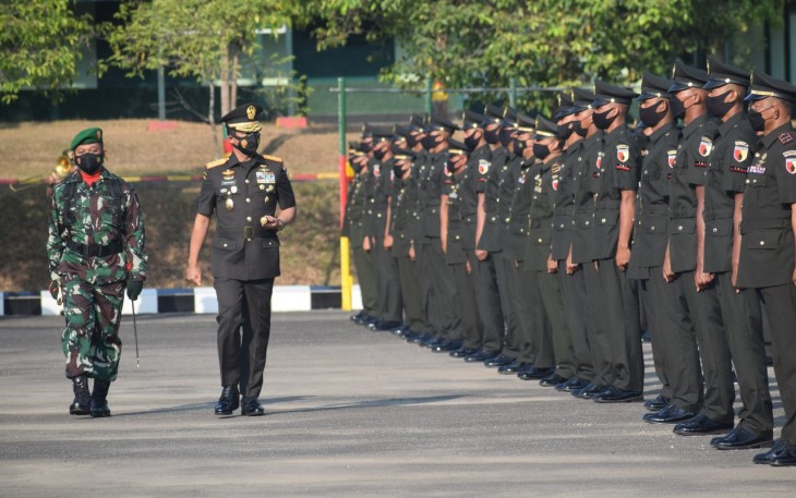 Pangdam V/Brawijaya Mayjen TNI Suharyanto Lantik Prajurit TNI AD