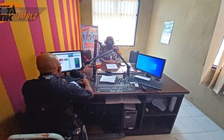 Satlantas Polres Pekalongan Kota Sosialisasi Operasi Patuh 2021, Melalui Dialog Interaktif Radio