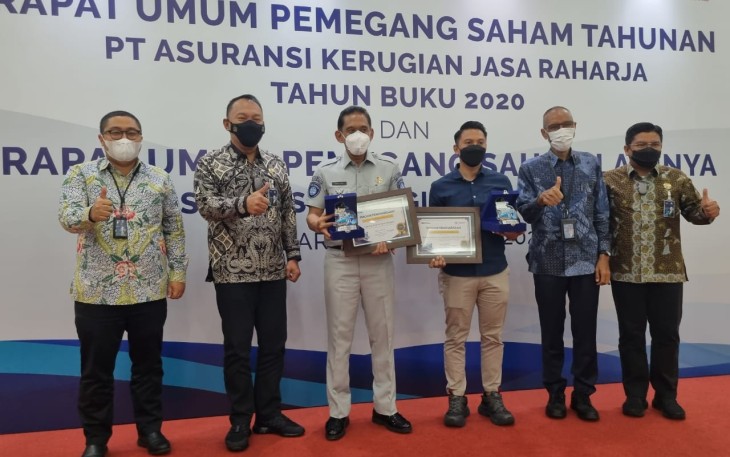 PT Jasa Raharja memberikan penghargaan atas kontribusi Biddokkes Polda Jateng