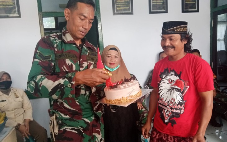 Kompak TNI dan relawan Satria Elang