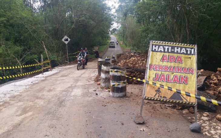 Pembangunan duiker tepatnya di ruas jalan, Desa Bandungrejo, Kecamatan Bantur, Kabupaten Malang