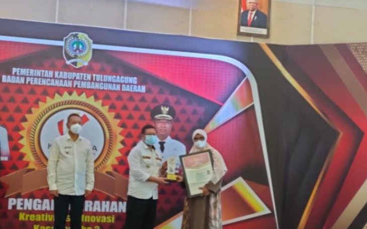 Bappeda Tulungagung Berikan Penganugerahan Pemenang Lomba Kasanova ke 2 Tahun 2021