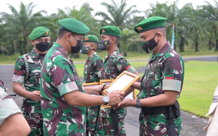 Penghargaan untuk prajurit berprestasi