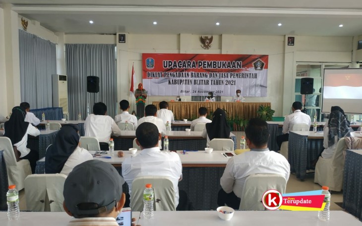 Bupati Rini Buka Acara Diklat Pengadaan Barang dan Jasa Pemkab Blitar Tahun 2021 (foto : Faisal NR / Klikwarta.com)