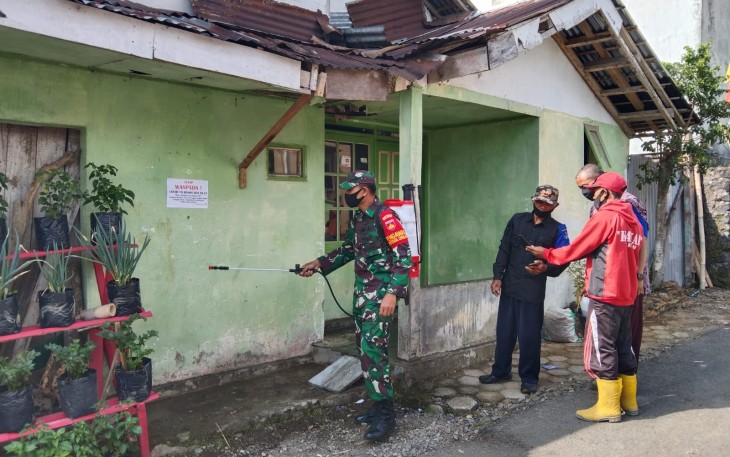 Penyemprotan disinfektan di masa PPKM Darurat