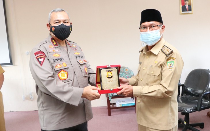 Kapolda Bengkulu Irjen Pol Drs Guntur Setyanto MSi Kunjungi Dukcapil Provinsi