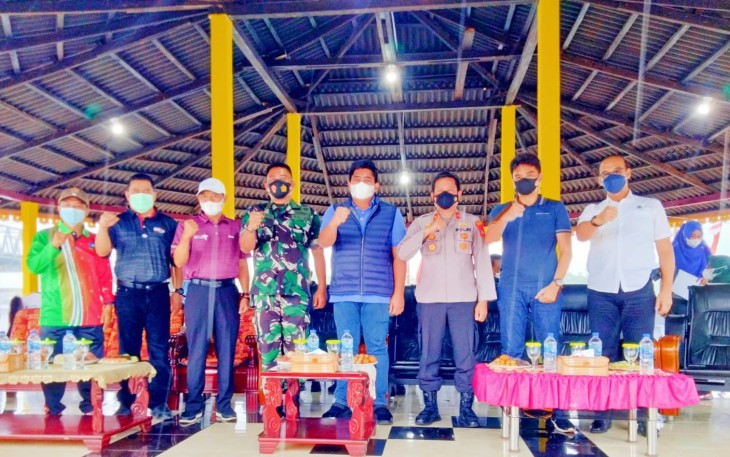 Peluncuran Program Gerbang Kampong Desa di Sejalankan dengan Panen Raya Cabe Di Desa Kuala sempang Kec: Srikuala Lobam