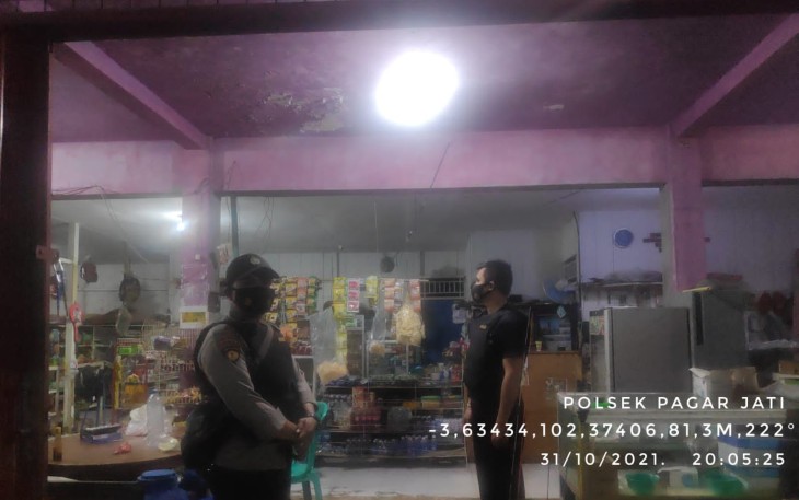 Antisipasi TP 3C , Polsek Pagar Jati Lakukan Patroli Malam Di Pemukiman Warga