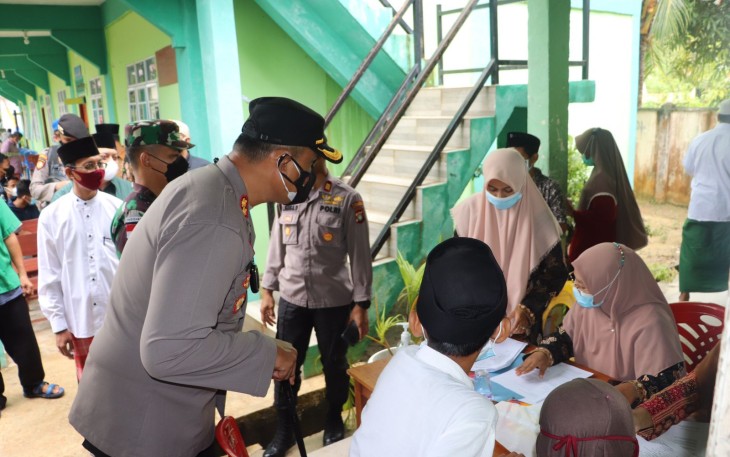 Kapolres Karimun Tinjau Vaksinas Pondok Pesantren Al-Himmah