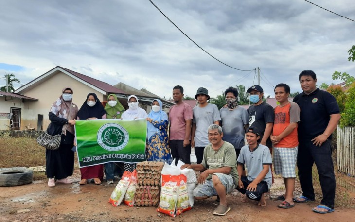 MUI Provinsi Peduli, Berbagi Bantuan Sosial untuk Korban Banjir di Bentiring