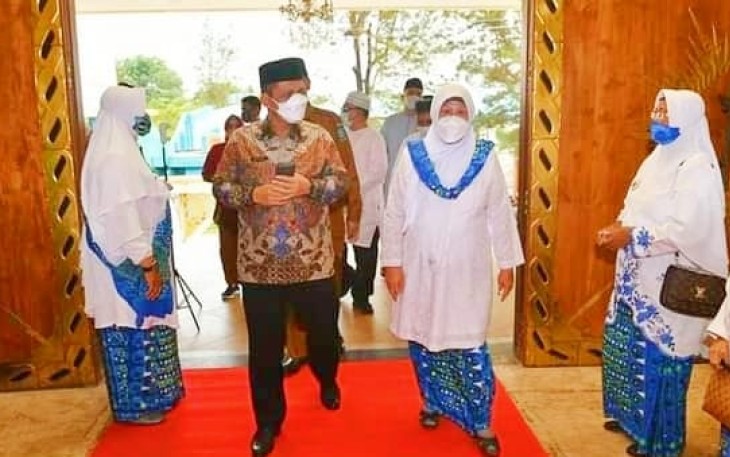 Gubernur Kepulauan Riau H. Ansar Ahmad saat menghadiri Peringatan Maulid Nabi Muhammad SAW 12 Rabi'ul Awal 1443 Hijriyah tahun 2021 di Gedung Lembaga Adat Melayu (LAM) Kijang Bintan