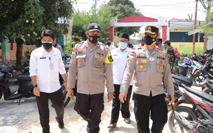 Kapolres Karimun bersama Sekda Kab. Karimun cek dan tinjau pelaksanaan Vaksinasi di SD 008 Tebing