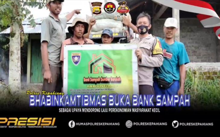 Salut! Polisi Bhabinkamtibmas Polsek Kepahiang Polres Kepahiang Buka Bank Sampah, Ini Tujuannya.