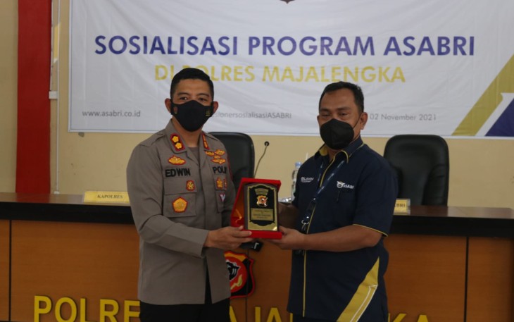 Kapolres Majalengka - Polda Jabar, Dengan Seluruh Anggota Serta Bhayangkari Hadiri Acara Sosialisasi Program PT.Asabri
