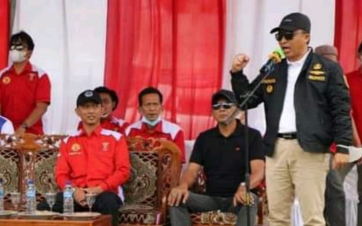 Bupati Lampung Barat Hi. Parosil Mabsus saat hadiri sekaligus membuka secara langsung pameran dan lomba burung Bupati Cup 