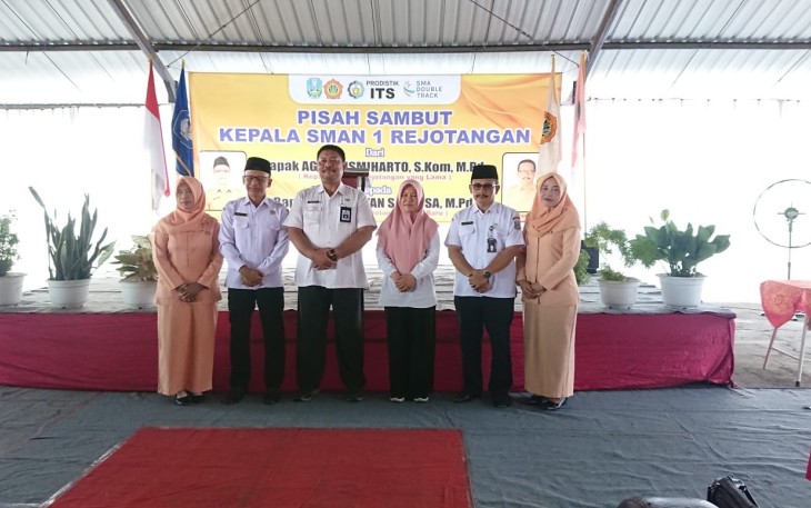 Pisah Sambut Kepala SMA Negeri 1 Rejotangan 