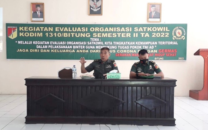 Pgs Staf Kodim 1310/Bitung saat memimpin kegiatan evaluasi