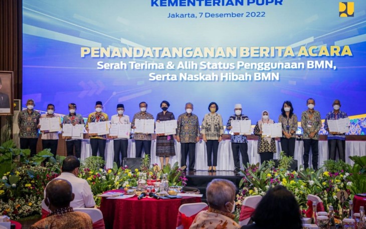 Kementerian PUPR dan Kemenkeu saat Lakukan Serah Terima BMN Tahap 2 Kepada Pemda, Yayasan, Perguruan Tinggi dan Kementerian Lain
