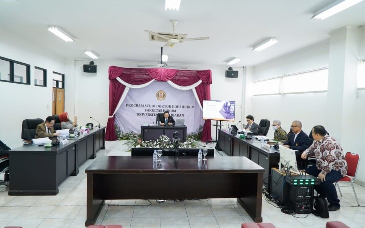 Bamsoet saat menyelesaikan ujian tertutup Program Studi Doktor Ilmu Hukum di Fakultas Hukum Universitas Padjadjaran (FH Unpad), Bandung, Sabtu (3/12/22).