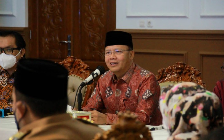 Gubernur Rohidin saat Rapat Koordinasi Fiskal, Ekonomi Moneter Regional Bengkulu Triwulan I (Satu) Tahun 2022 di Provinsi Bengkulu, Selasa (26/4/2022).