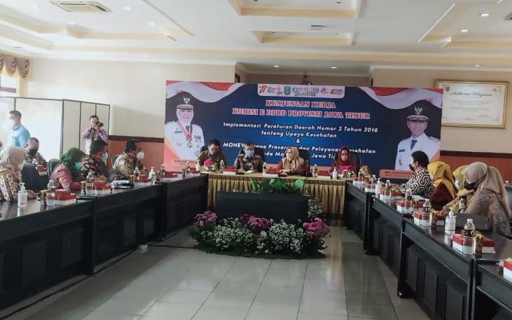 Komisi E saat melakukan kunjungan kerja di RSUD Saiful Anwar Malang dan dengar pendapat perwakilan RSUD Karsa Husada, Batu.