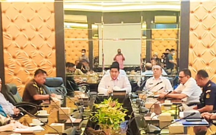 Plt Bupati Bintan saat Audiensi Bersama Ormas dan Organisasi Nelayan Kabupaten Bintan