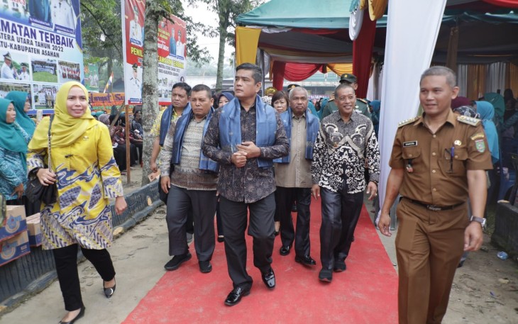 Tim Penilai Kecamatan Terbaik Tingkat Provsu saat Lakukan Penilaian di Kecamatan Air Batu
