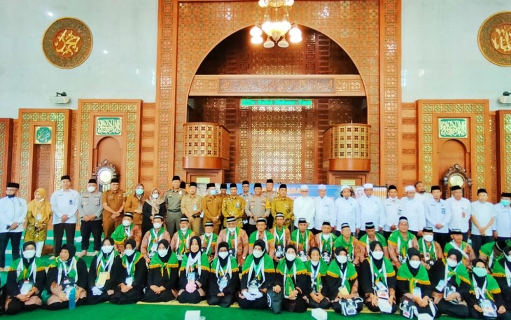 Pemkab Bintan saat Lepas Keberangkatan 34 Calon Jema'ah Haji 
