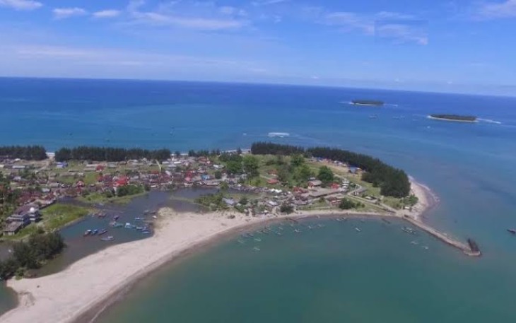 Perencanaan pembangunan pelabuhan perikanan di kawasan pesisir Pantai Tiku, Kecamatan Tanjung Mutiara bakal direview pada 2023 mendatang.