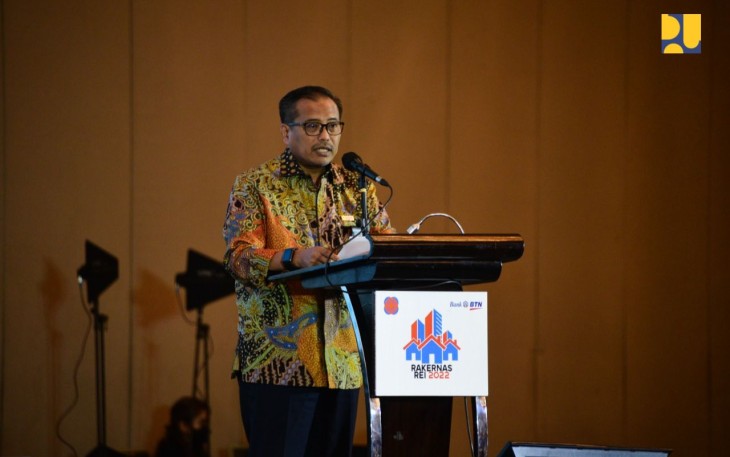 Sekretaris Jenderal Kementerian PUPR Mohammad Zainal Fatah dalam Rapat Kerja Nasional (Rakernas) REI 2022 bertemakan “Momentum Bangkitnya Industri Properti Indonesia”, di Hotel Sheraton, Jakarta, Selasa (13/12).