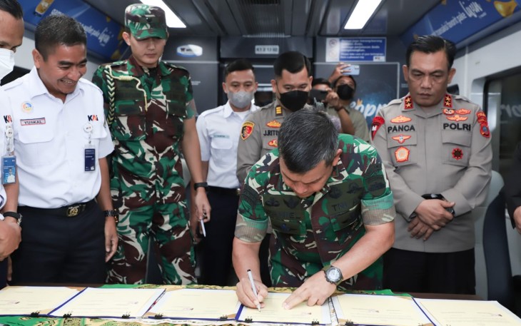 Kodam I/BB saat Teken PKS Teknis dengan PT KAI
