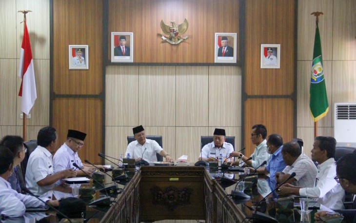 Gubernur Bengkulu Rohidin Mersyah saat Rapat Koordinasi Suksesi Powarnas XIII di Ruang Rapat Lantai III Kantor Gubernur Bengkulu, Rabu (12/10/2022).
