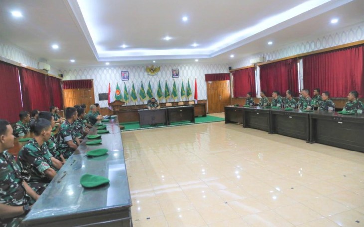 Danrem 071/Wijayakusuma saat Lepas Prajuritnya Tugas di Kewilayahan