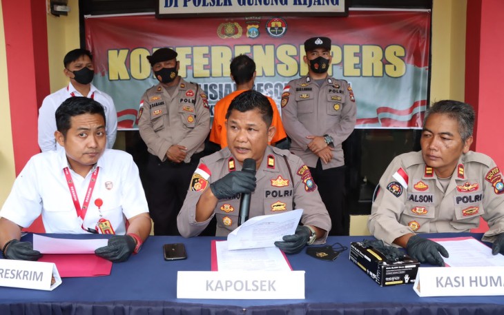 Konferensi Pers Polsek Gunung Kijang Polres Bintan, Senin (17/10/2022).