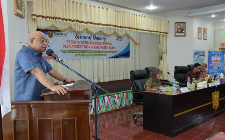Sekdakab Agam Edi Busti menggelar sosialisasi peta proses bisnis di Aula Kantor Bupati Agam.