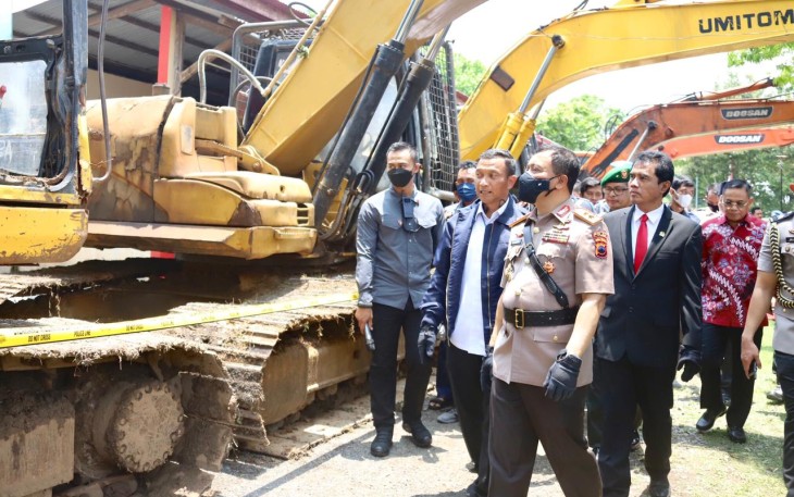 Kapolda Jateng, Irjen Pol Ahmad Luthfi pada konferensi pers yang dilaksanakan di lapangan apel Kompi 4  Batalyon A Pelopor Satbrimobda Jateng di Pati pada Kamis (13/10/2022).