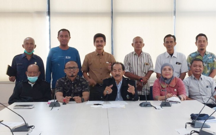 Foto bersama seusai rapat di aula Kantor Cabang PT Jasa Raharja, Jalan S Parman Kelurahan Tanah Patah Kecamatan Ratu Agung Kota Bengkulu, Kamis (21/4/2022).