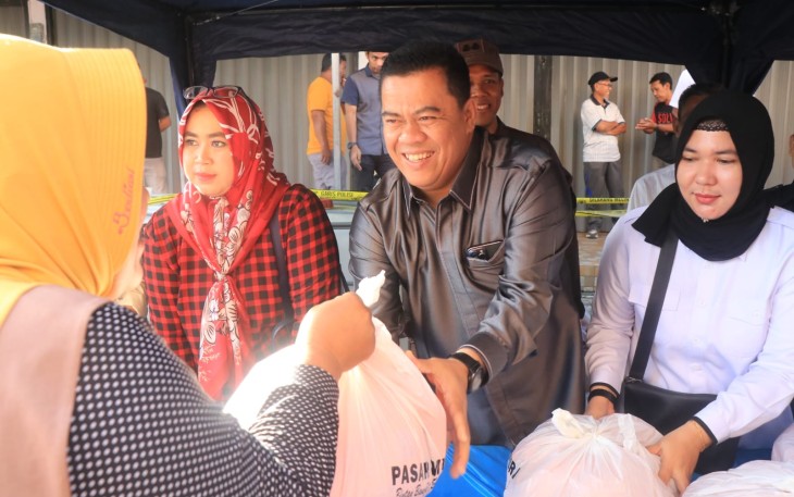 PJ Sekda Bintan Ronny Kartika saat tinjau pasar 
