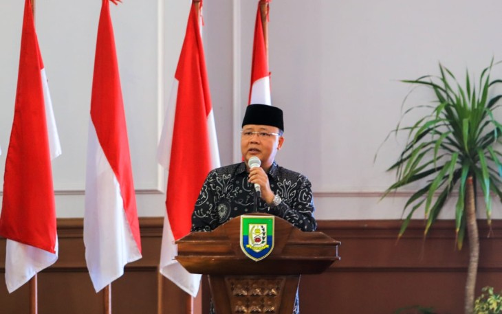 Gubernur Rohidin saat buka Konferensi Internasional ke-2 Sains dan Ilmu Fisika Terapan (The Second International Conference on Science and Applied Physics) Tahun 2022, sekaligus menjadi Keynote Speaker bertajuk "Bengkulu Tourism Between Potential and Threat of Disaster" (Kondisi Pariwisata Bengkulu Diantara Potensi dan Ancaman Bencana), di Balai Raya Semarak Bengkulu, Jum'at (09/09). 