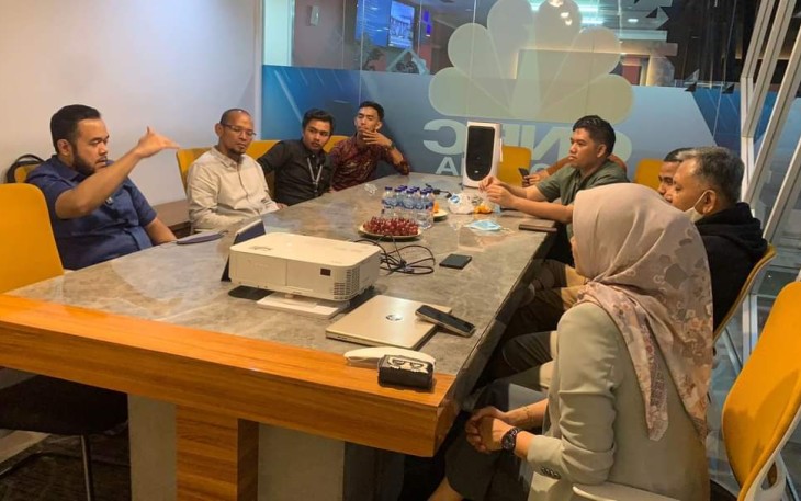 Wali Kota Padang Panjang memaparkan potensi ekonomi Kota Padang Panjang kepada Redaksi Media CNBC di Jakarta.