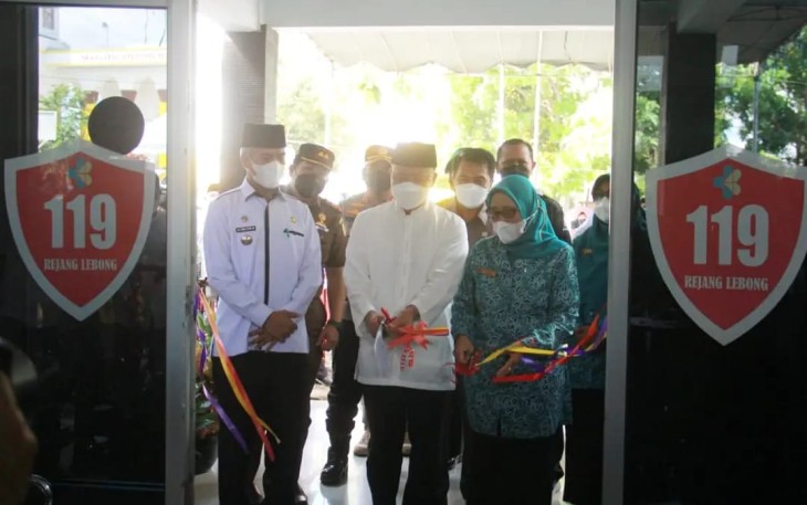 Gubernur Rohidin saat meresmikan Rumah Vaksin 24 Jam COVID-19 yang digagas TP PKK Kabupaten Rejang Lebong, Rabu (13/04/2022).