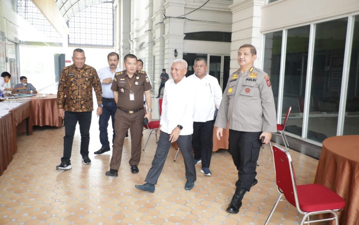 Bupati Asahan saat Ikuti Rapat Kerja Anev dan Saber Pungli UPP Provsu 