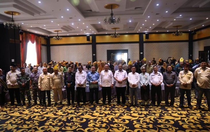 Gubernur Ansar saat Kukuhkan Kekerabatan Masyarakat Meranti Kabupaten Karimun 