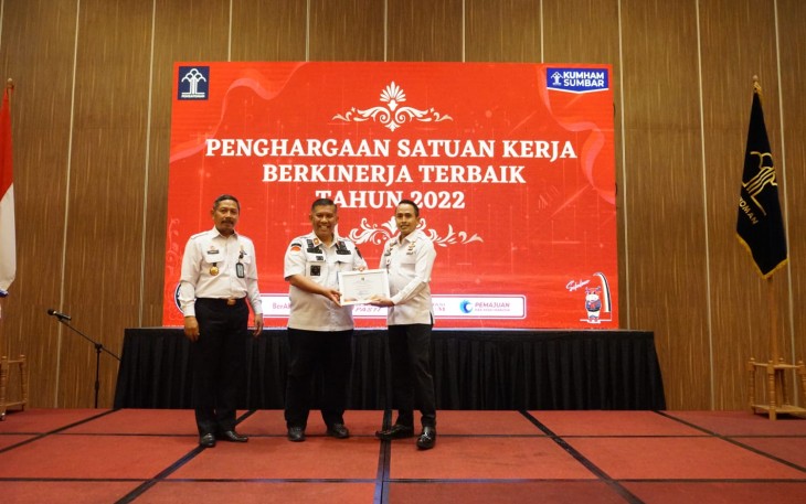 Lapas Kelas III Suliki memperoleh penghargaan satuan kerja berkinerja terbaik tahun 2022 di Sumbar.