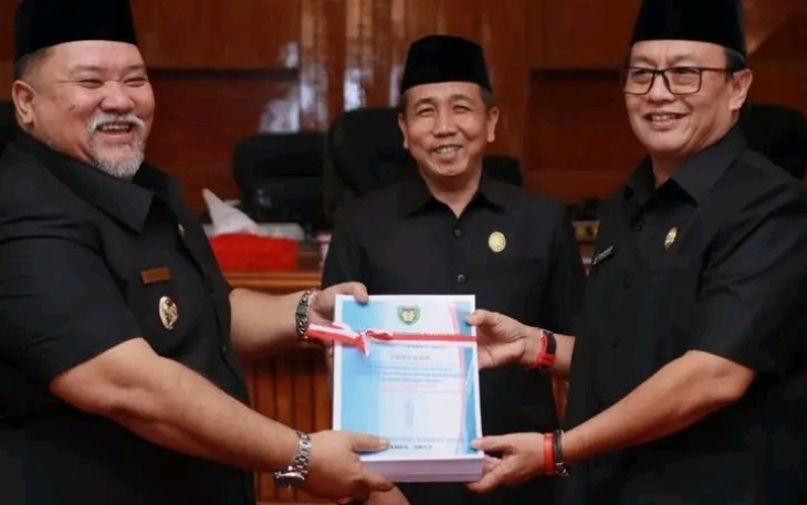 Penyampaian Penjelasan Bupati BS Terhadap Raperda 