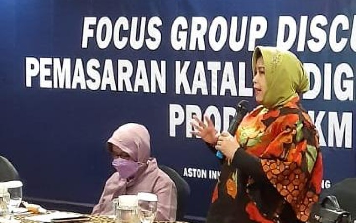 Asisten Deputi Kemitraan dan Perluasan Pasar Deputi Bidang UKM KemenKopUKM Fixy dalam acara Forum Group Discussion (FGD) Pemasaran Katalog Digital/Online Produk UKM di Semarang, Kamis (1/9).