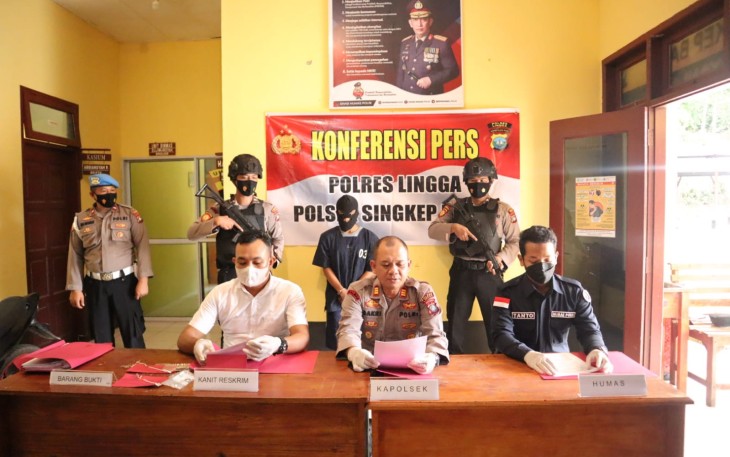 Konferensi Pers Polsek Singkep Barat