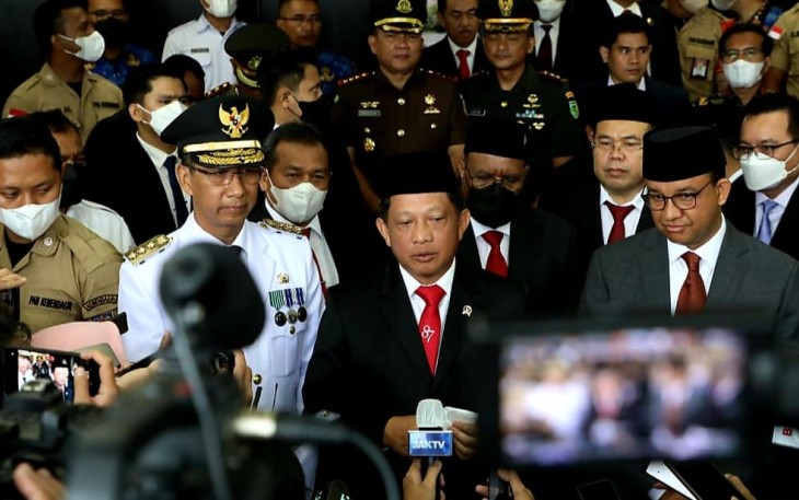 Mendagri Muhammad Tito Karnavian saat diwawancarai awak media